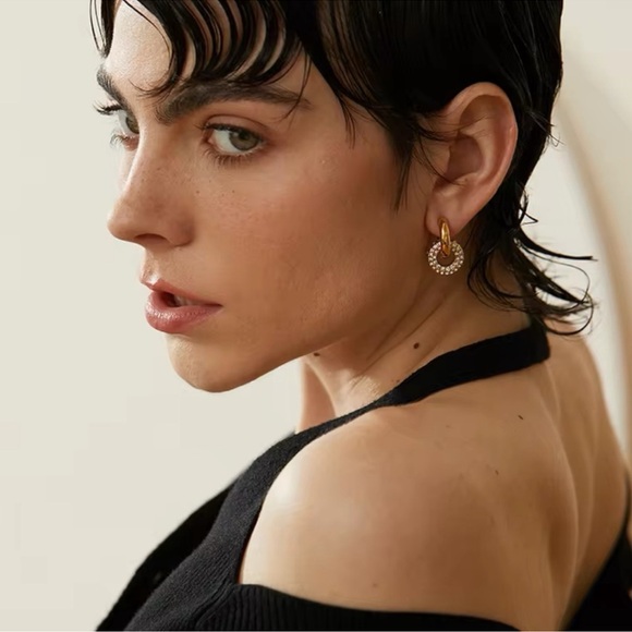 NWOT Stainless Steel Metal Twisted Hollow Hoop Earrings in Gold - Picture 6 of 6